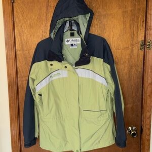 Columbia windbreaker jacket women’s size large